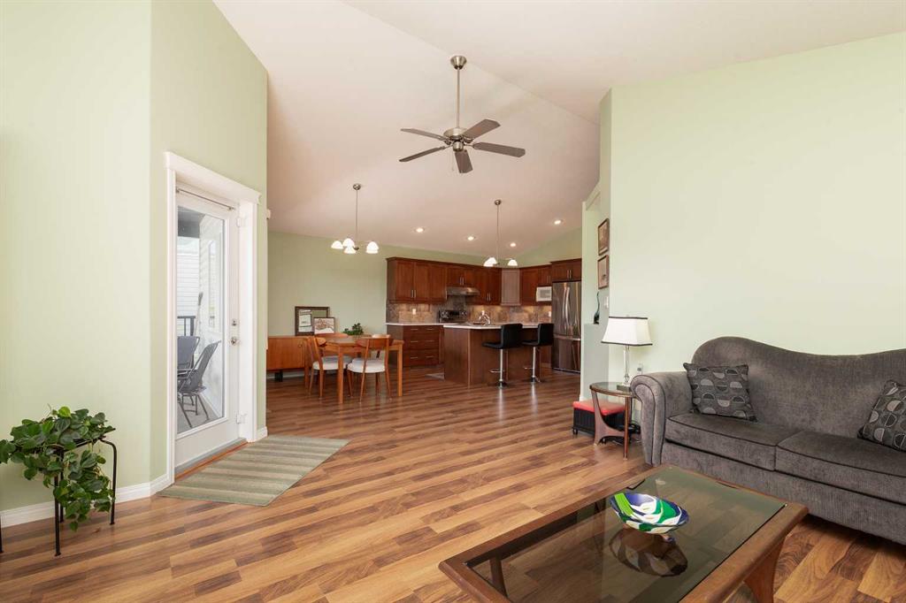 Picture of 334 Mt Sunburst Way W, Lethbridge Real Estate Listing