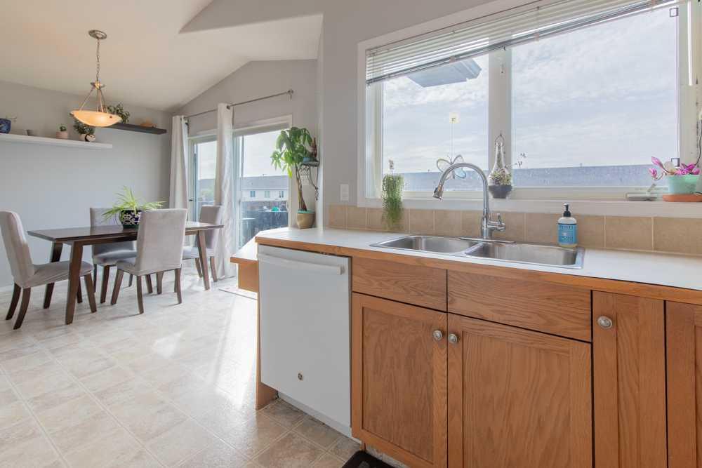 Picture of 48 Blackfoot Court W, Lethbridge Real Estate Listing