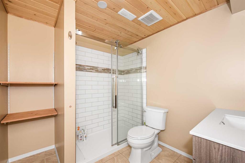 Picture of 253 Bridleridge View SW, Calgary Real Estate Listing