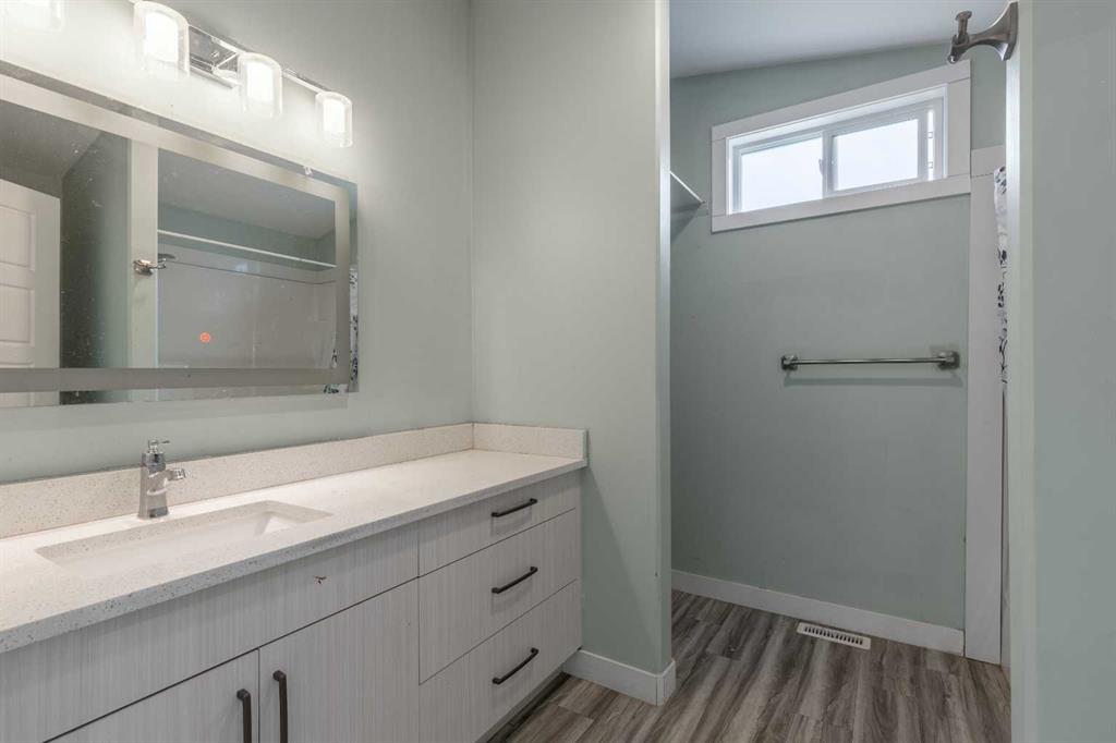 Picture of 444 20 Street N, Lethbridge Real Estate Listing
