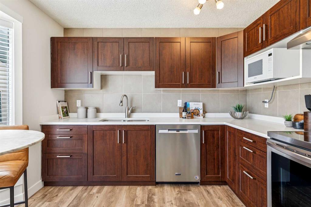 Picture of 31 Sunvale Court SE, Calgary Real Estate Listing