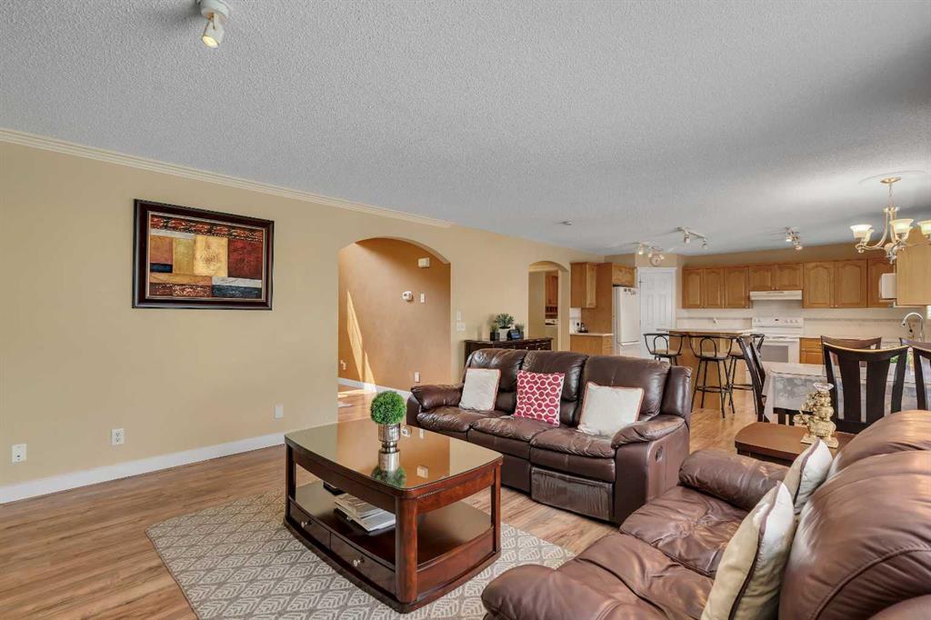 Picture of 105 West Creek Pond , Chestermere Real Estate Listing