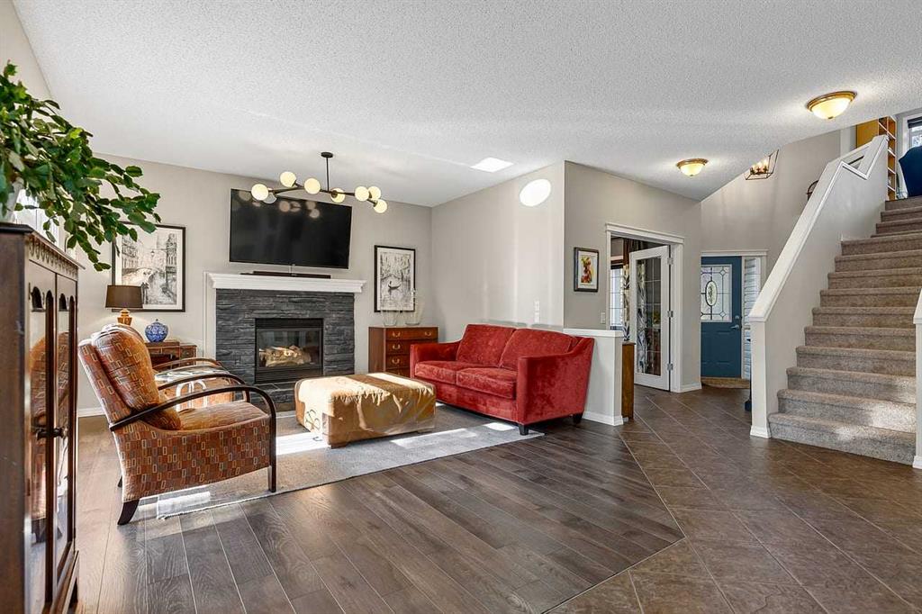 Picture of 11 Chapala Square SE, Calgary Real Estate Listing