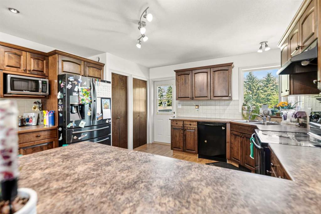 Picture of 8 Iron Wolf Ridge , Lacombe Real Estate Listing