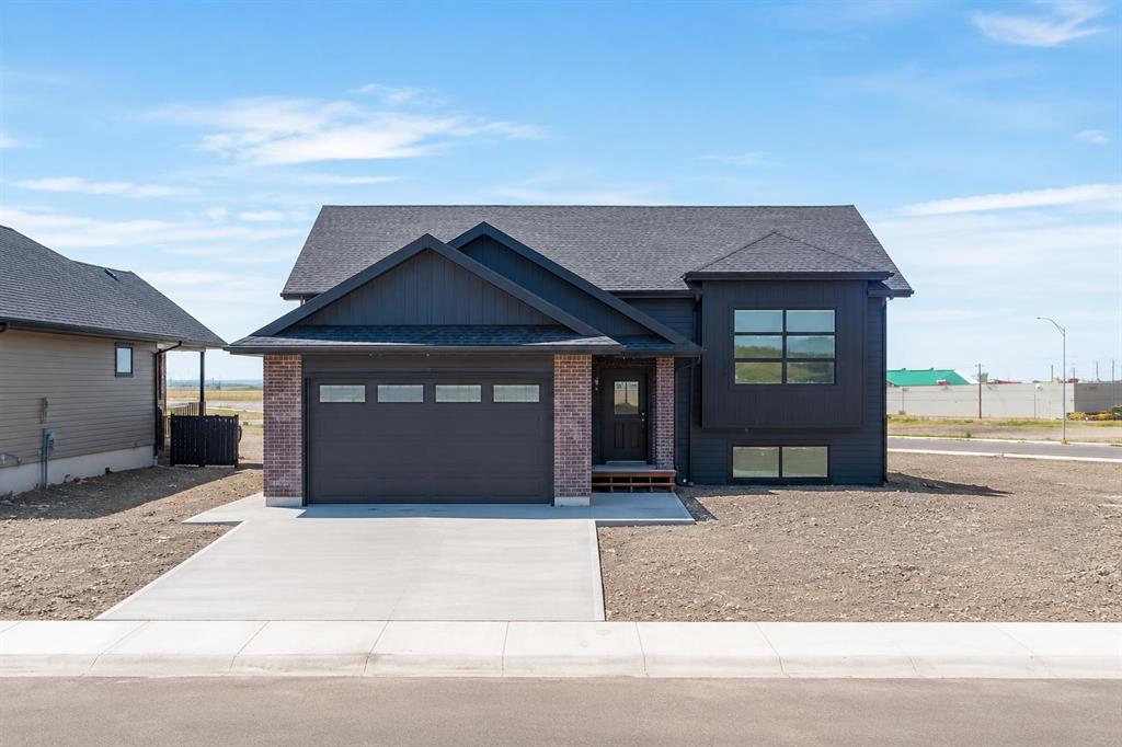 Picture of 902 Willow Lane , Fort Macleod Real Estate Listing