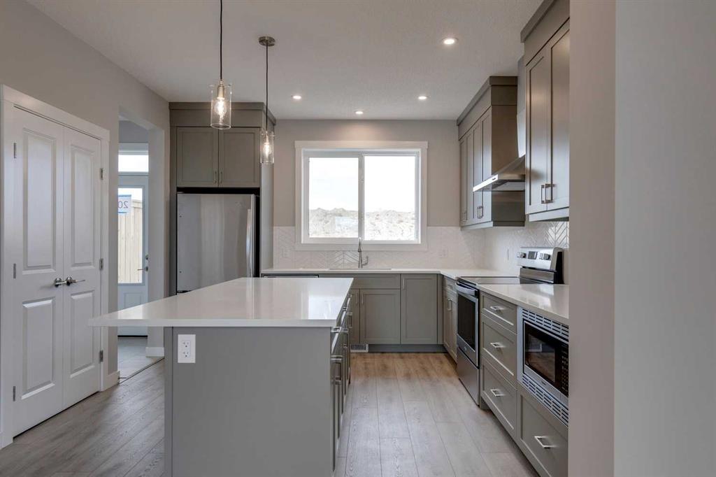 Picture of 306 Haskayne Drive NW, Calgary Real Estate Listing