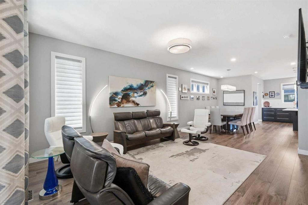 Picture of 457 Midtown Parkway SW, Airdrie Real Estate Listing