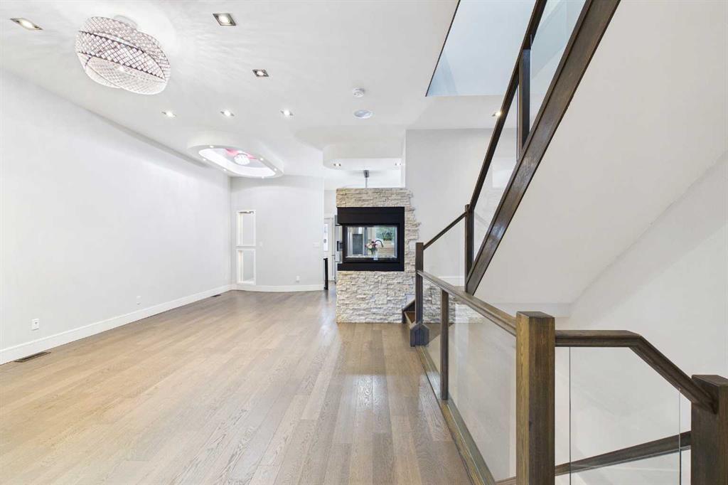 Picture of 2430 28 Avenue SW, Calgary Real Estate Listing