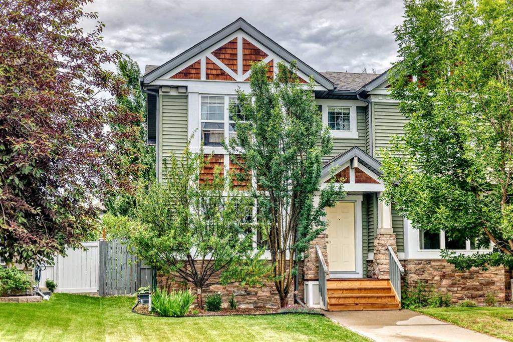Picture of 22 Everwillow Circle SW, Calgary Real Estate Listing