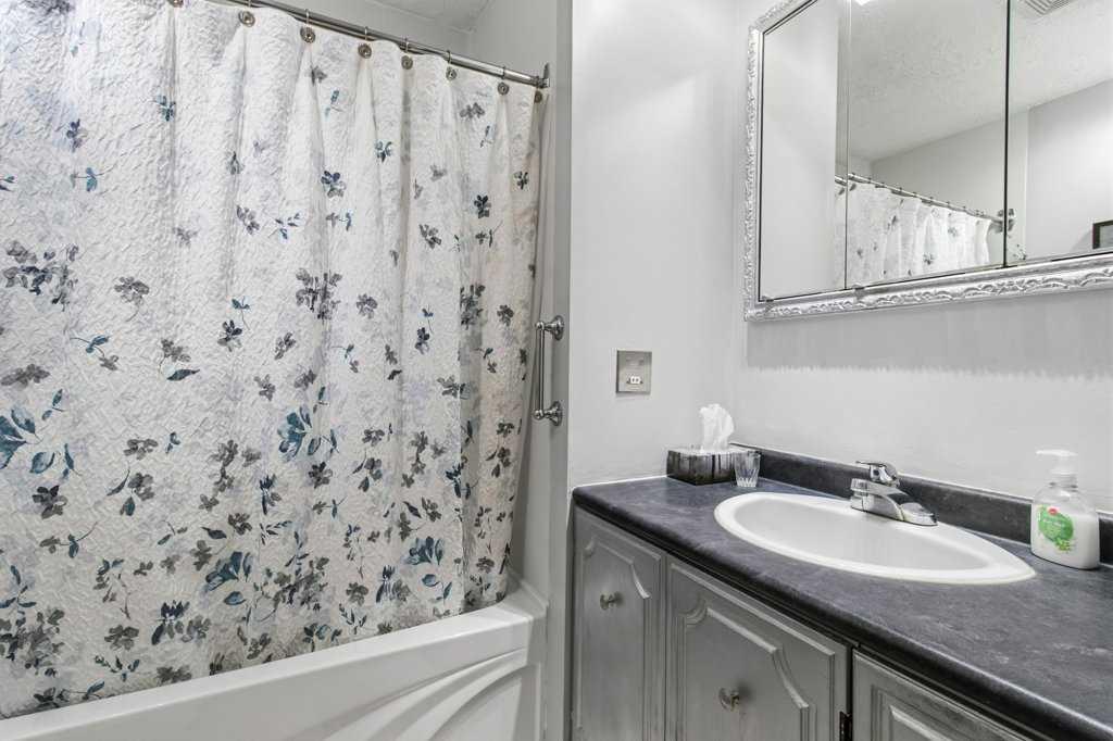 Picture of 80 Oliver Street , Red Deer Real Estate Listing