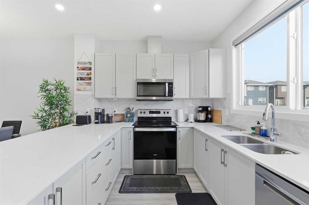 Picture of 44 Amblefield Avenue NW, Calgary Real Estate Listing