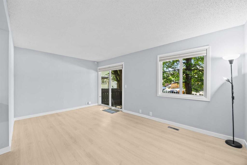 Picture of 16, 115 Bergen Road NW, Calgary Real Estate Listing