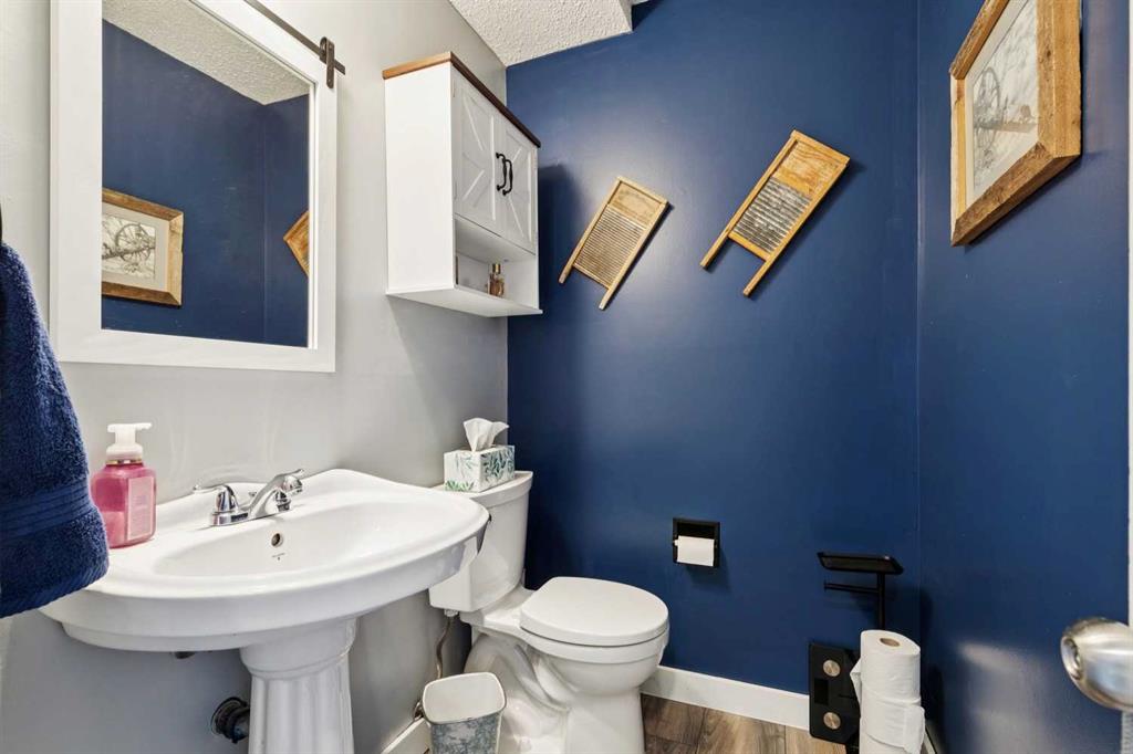 Picture of 113, 107 Elm Place , Okotoks Real Estate Listing