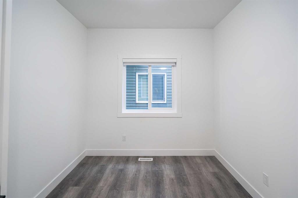 Picture of 123 Saddlecrest Grove NE, Calgary Real Estate Listing