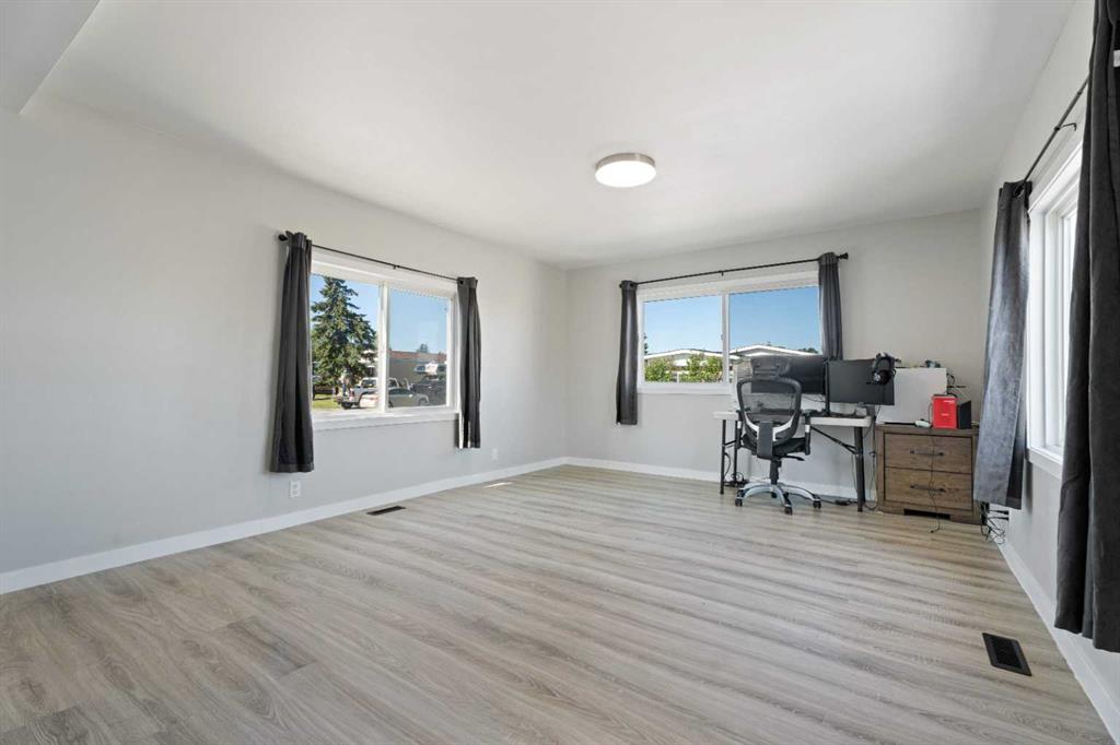 Picture of 232 Polar Avenue NE, High River Real Estate Listing