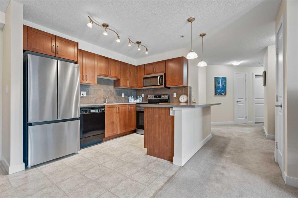 Picture of 201, 162 Country Village Circle NE, Calgary Real Estate Listing