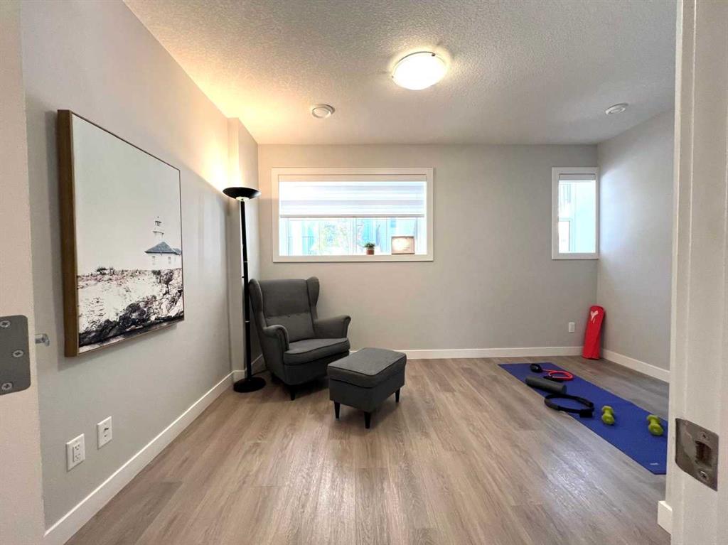 Picture of 734 Sage Hill Grove NW, Calgary Real Estate Listing