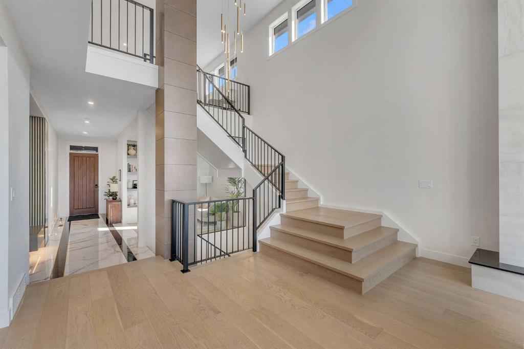 Picture of 351 Lucas Way NW, Calgary Real Estate Listing