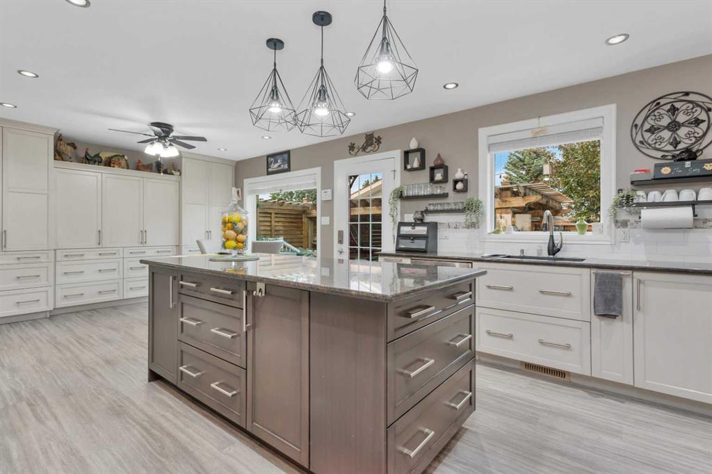 Picture of 5323 53 Street , Rocky Mountain House Real Estate Listing