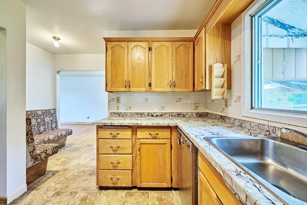Picture of 627 94 Avenue SW, Calgary Real Estate Listing