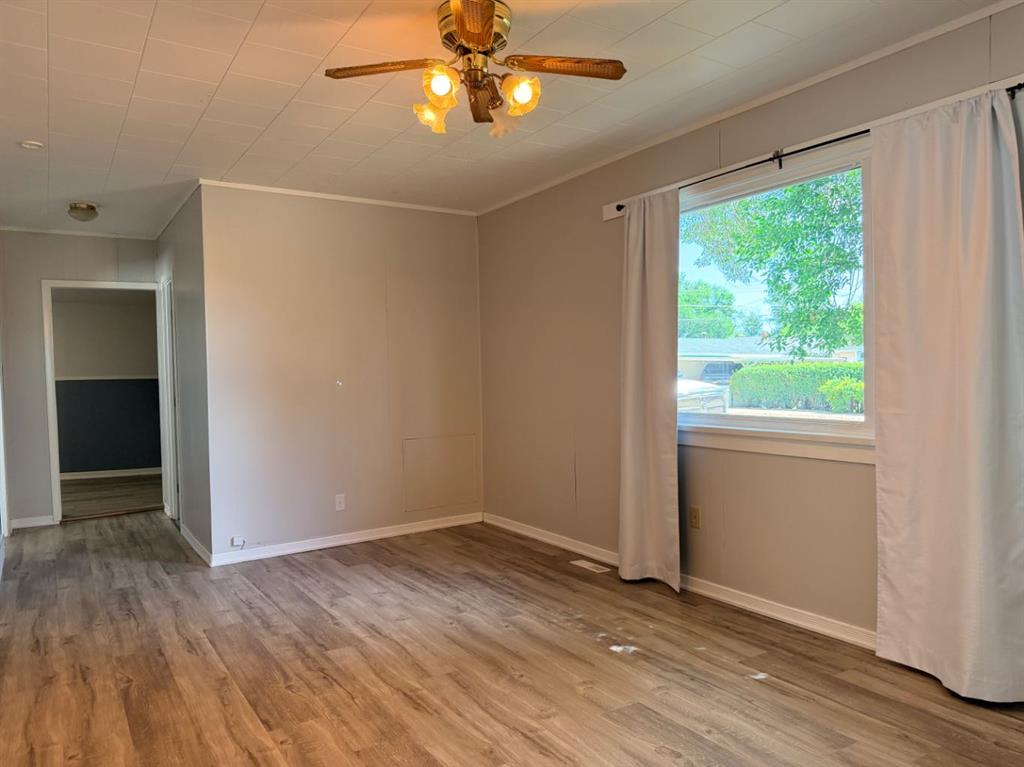 Picture of 496 4 Street E, Drumheller Real Estate Listing