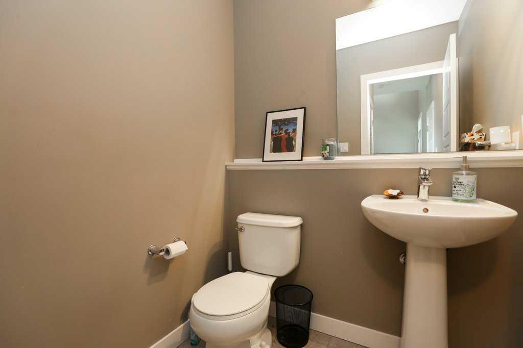 Picture of 567 Moonlight Lane W, Lethbridge Real Estate Listing