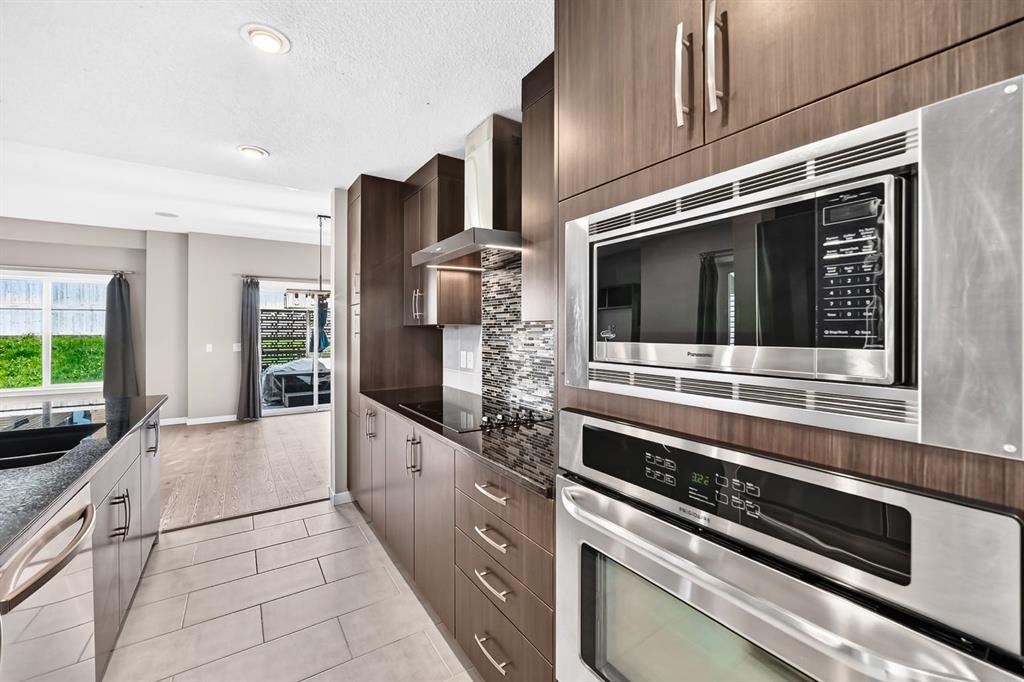 Picture of 135 Evansridge Crescent NW, Calgary Real Estate Listing
