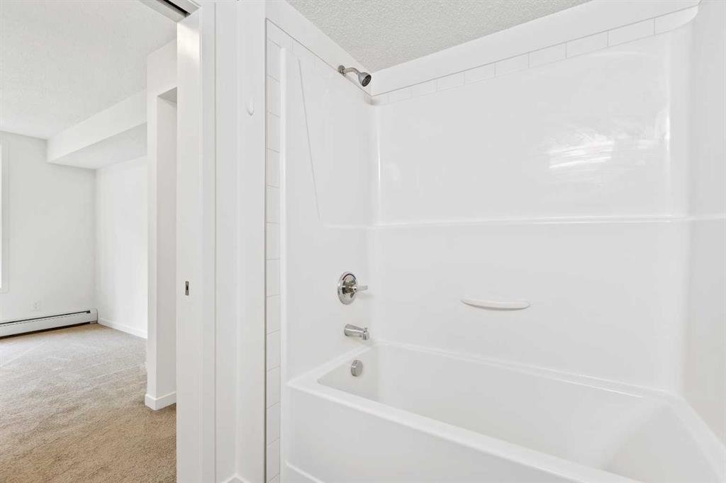 Picture of 206, 1920 11 Avenue SW, Calgary Real Estate Listing