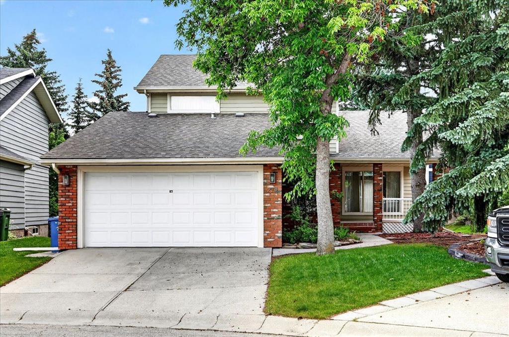 Picture of 212 Stravanan Bay SW, Calgary Real Estate Listing
