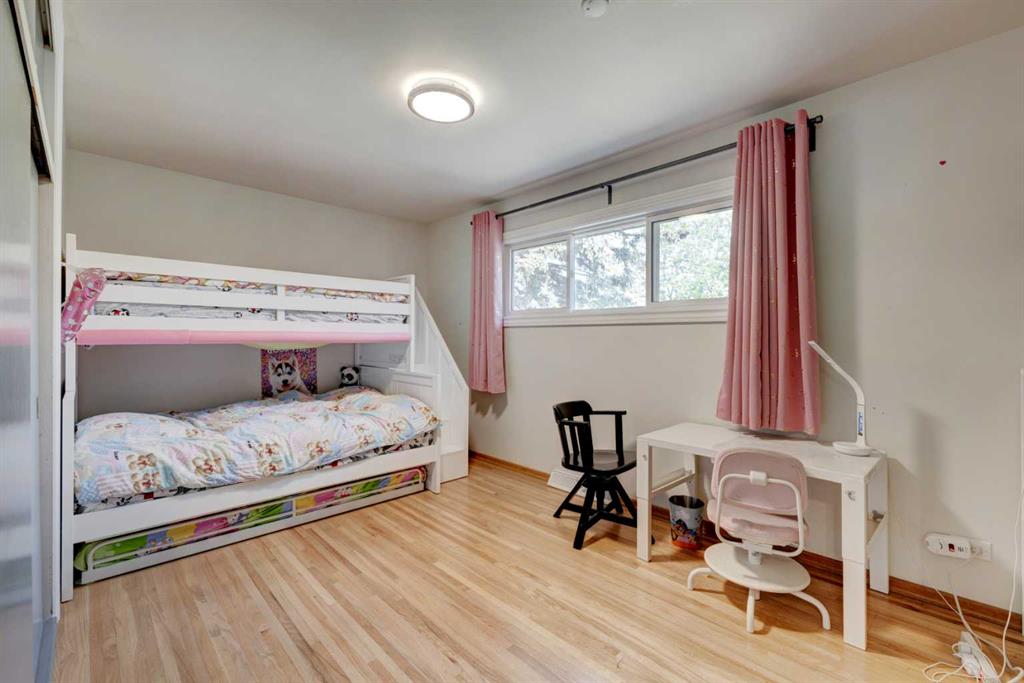 Picture of 212 Hendon Drive NW, Calgary Real Estate Listing