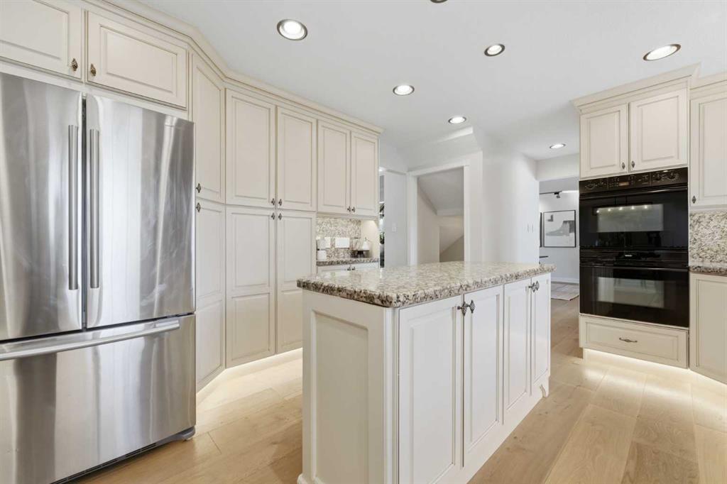 Picture of 20 Mapleglade Close SE, Calgary Real Estate Listing
