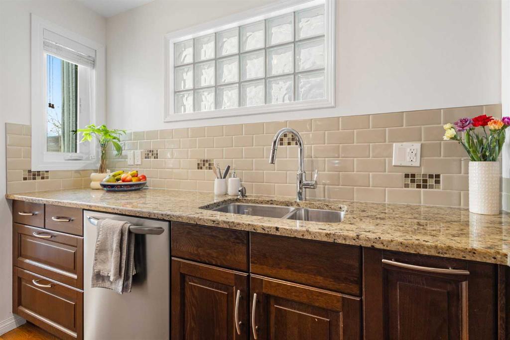 Picture of 1629 29 Avenue SW, Calgary Real Estate Listing