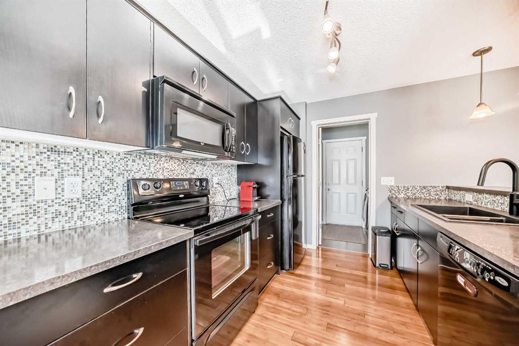 Picture of 136 Sage Valley Drive NW, Calgary Real Estate Listing