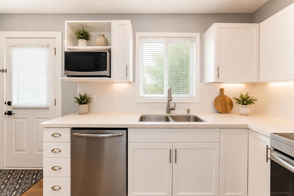 Picture of 101 Hidden Valley Villas NW, Calgary Real Estate Listing