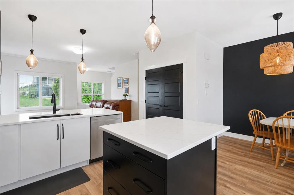 Picture of 1801, 32 Horseshoe Crescent , Cochrane Real Estate Listing