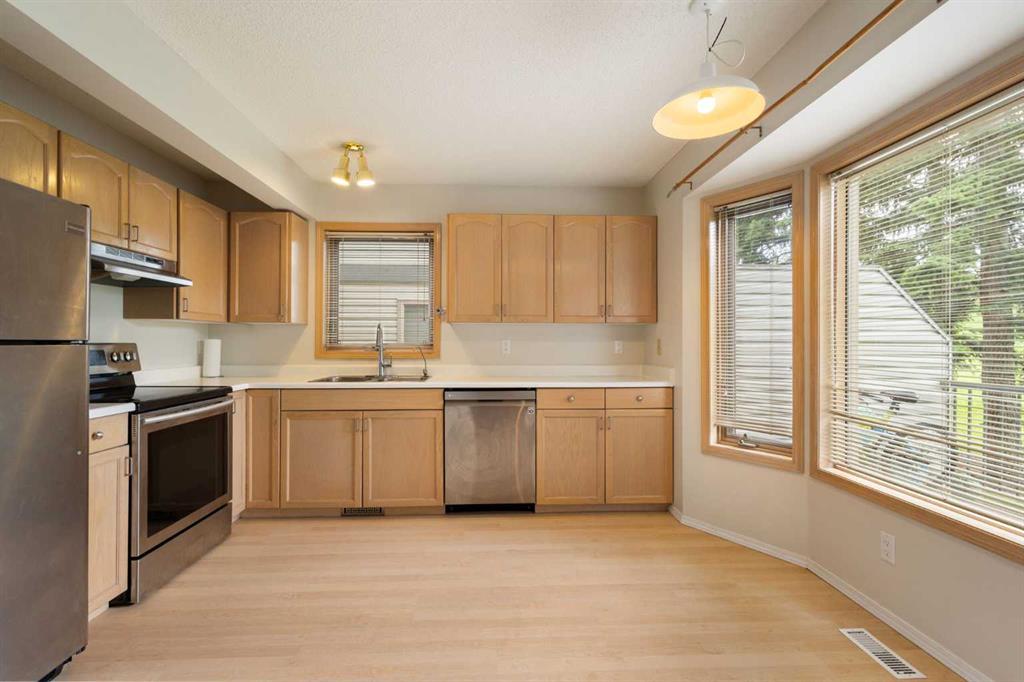 Picture of 17 Patina Park SW, Calgary Real Estate Listing