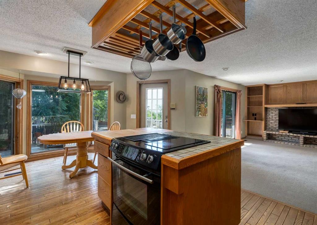 Picture of 224 Edgedale Drive NW, Calgary Real Estate Listing