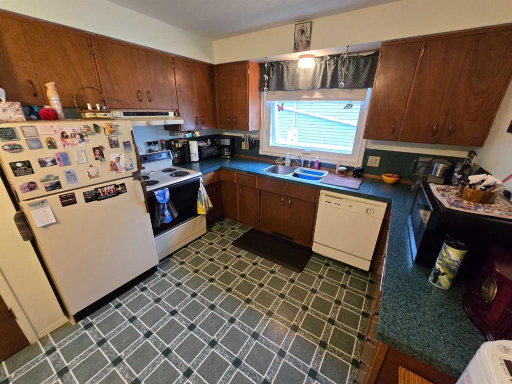 Picture of 4610 52 Avenue , Grimshaw Real Estate Listing