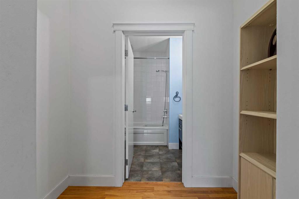 Picture of 210, 1410 2 Street SW, Calgary Real Estate Listing