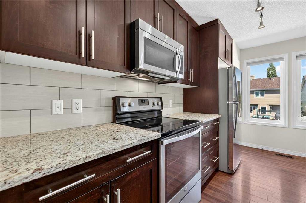 Picture of 604 Auburn Bay Square SE, Calgary Real Estate Listing
