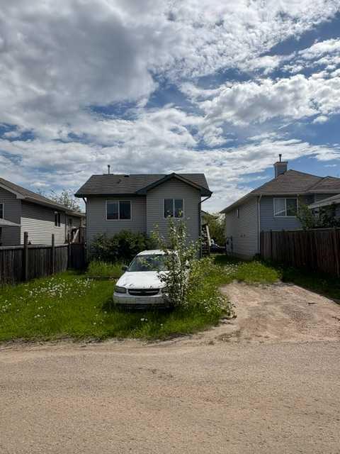 Picture of 112 Parry Crescent , Fort McMurray Real Estate Listing