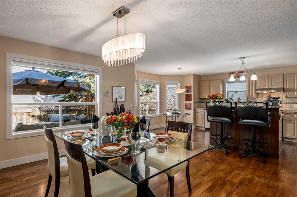 Picture of 15 Valley Brook Circle NW, Calgary Real Estate Listing