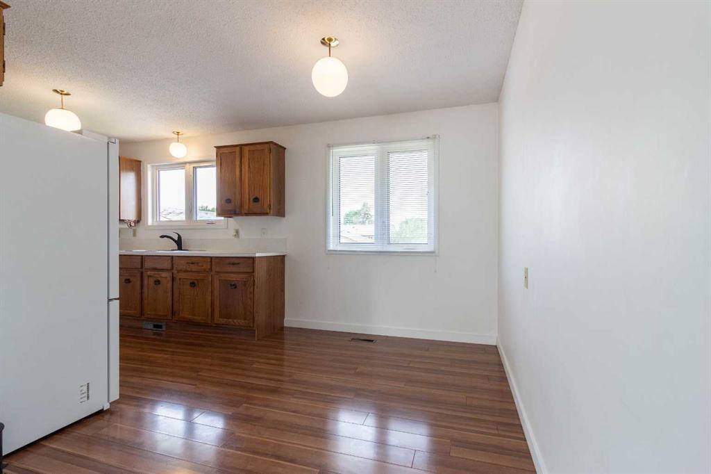 Picture of 28 Rossdale Street SE, Medicine Hat Real Estate Listing
