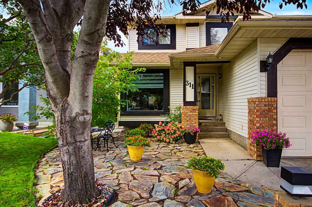 Picture of 311 Douglasbank Green SE, Calgary Real Estate Listing
