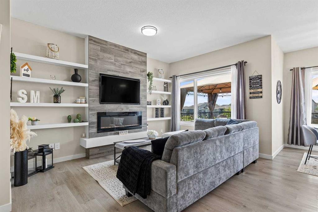 Picture of 210 Knight Avenue , Crossfield Real Estate Listing