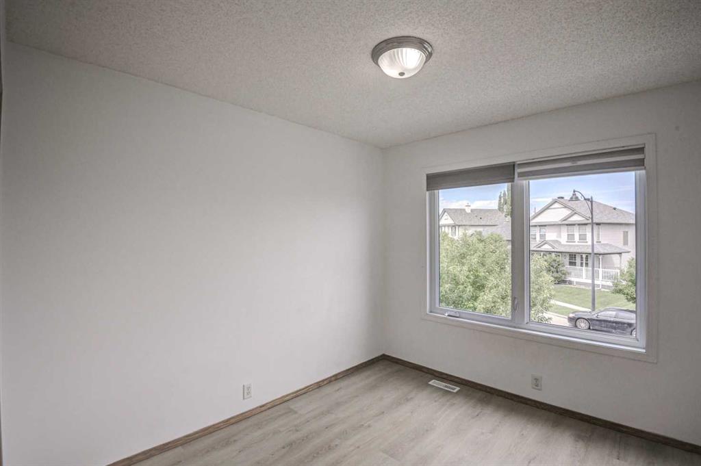 Picture of 23 Prestwick Cove SE, Calgary Real Estate Listing
