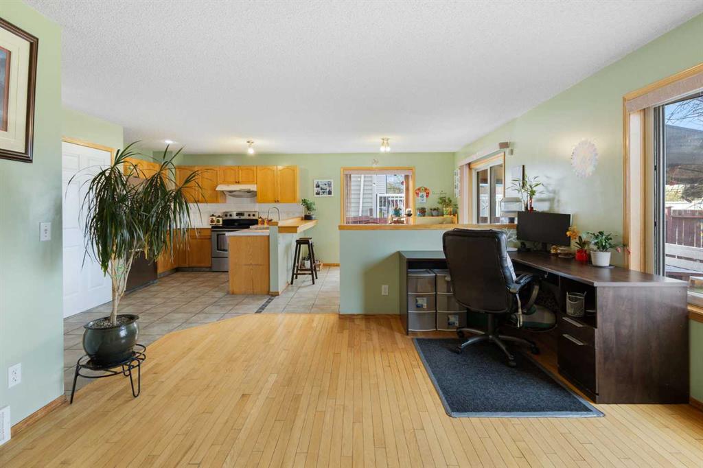 Picture of 179 Erin Park Drive SE, Calgary Real Estate Listing