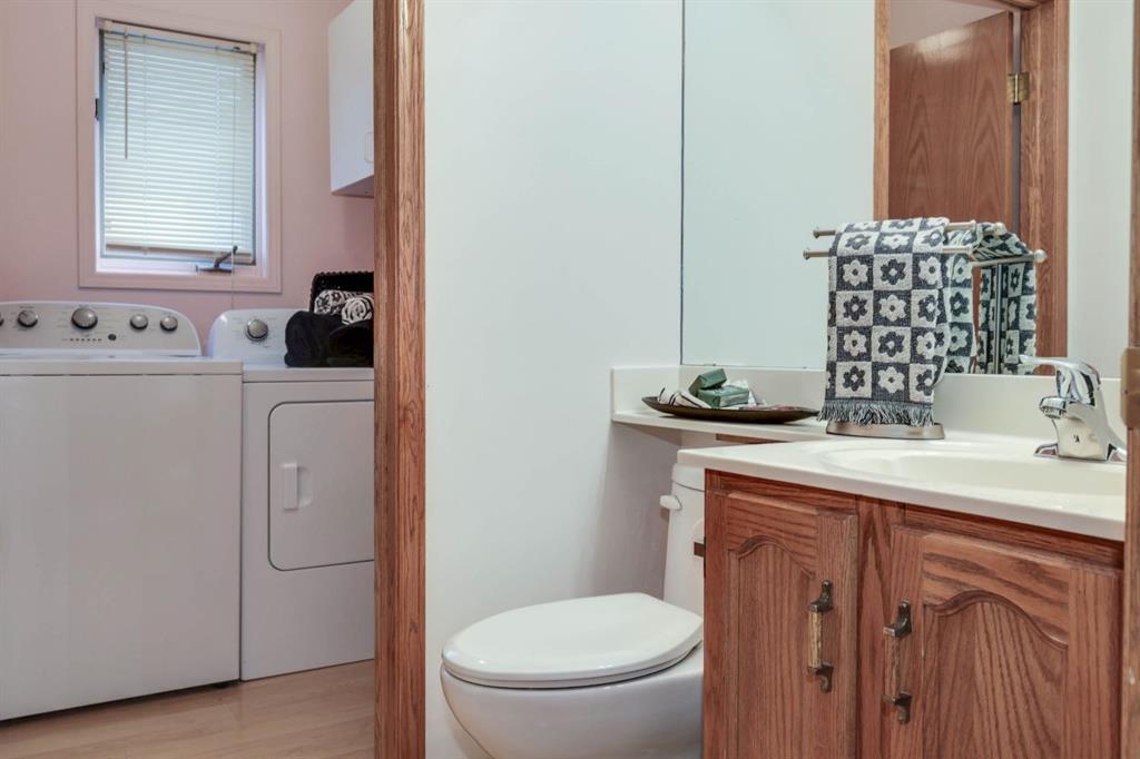 Picture of 23 Sandalwood Close NW, Calgary Real Estate Listing