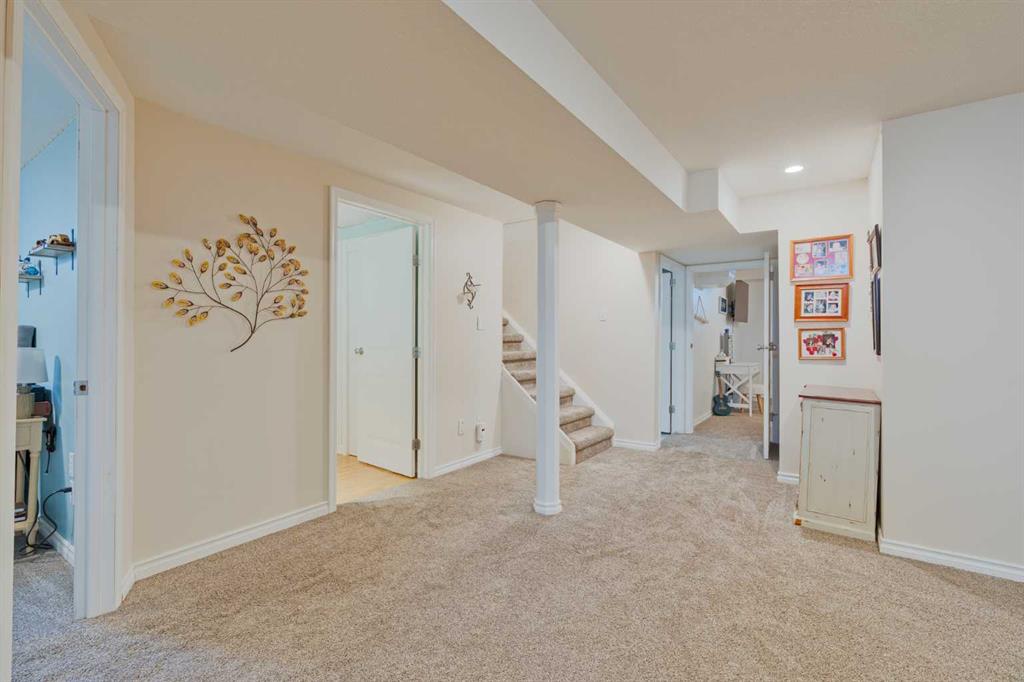 Picture of 1102 Lakeview Drive S, Lethbridge Real Estate Listing