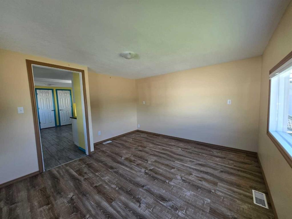 Picture of 239, 133 Jarvis Street , Hinton Real Estate Listing